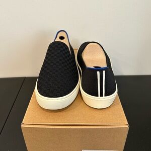 NWT Rothy’s Original Slip On Sneakers - Black Sand DISCONTINUED LIMITED EDITION